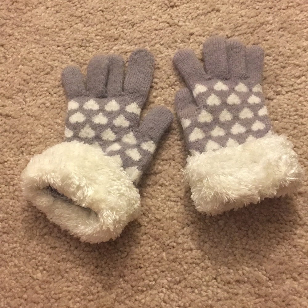 Cute gray and white heart gloves
